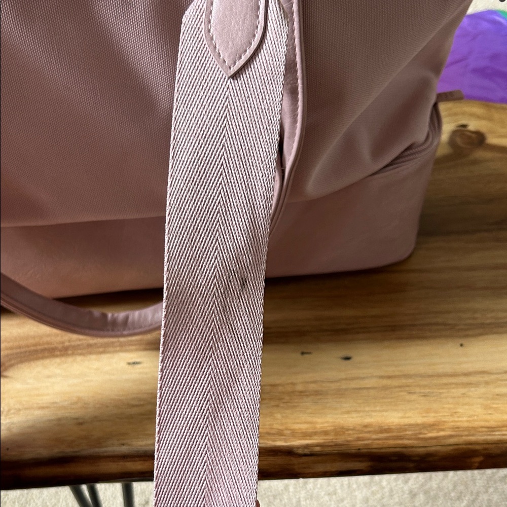 Beis Mini Weekender - Picture 2 of 7